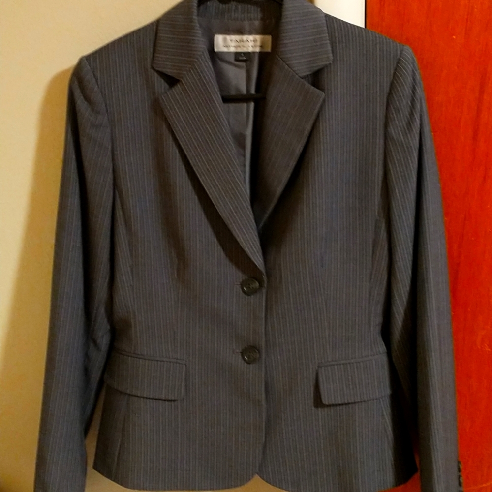 Tahari Blazer and skirt